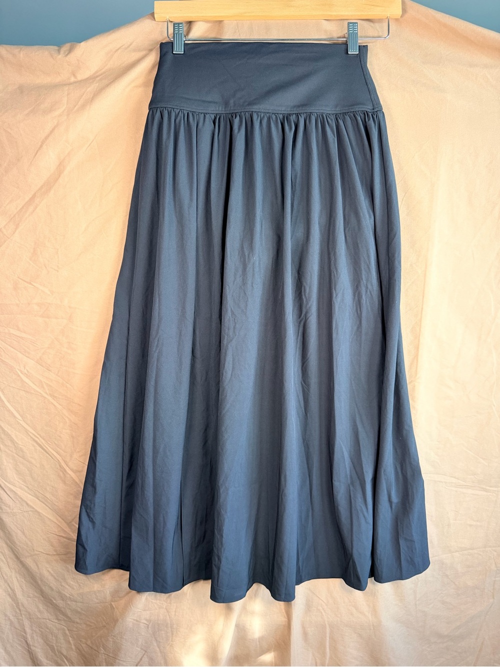 NWT Halara Breezeful Drop Waist Midi Skirt M Black Built In Shorts Athleisure